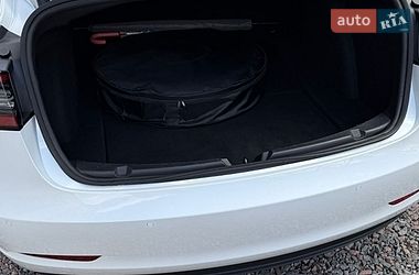 Седан Tesla Model 3 2021 в Чернигове