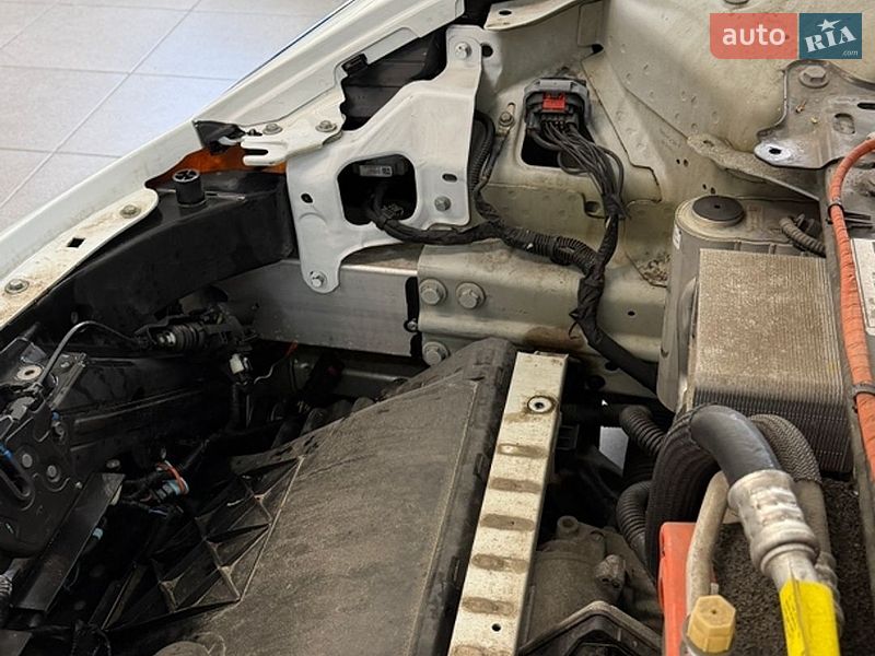 Седан Tesla Model 3 2021 в Чернигове