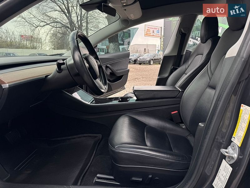 Седан Tesla Model 3 2019 в Харкові