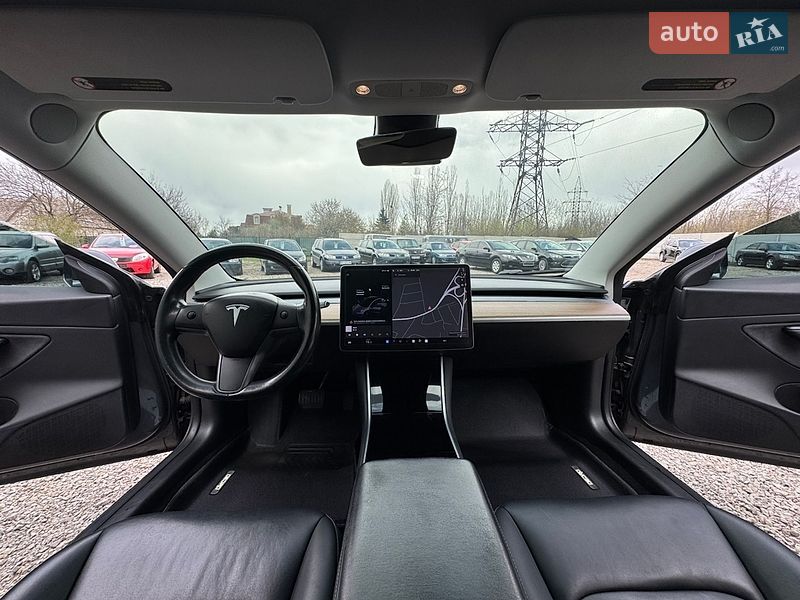 Седан Tesla Model 3 2019 в Харкові