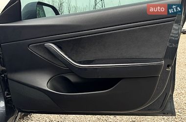 Седан Tesla Model 3 2019 в Харкові