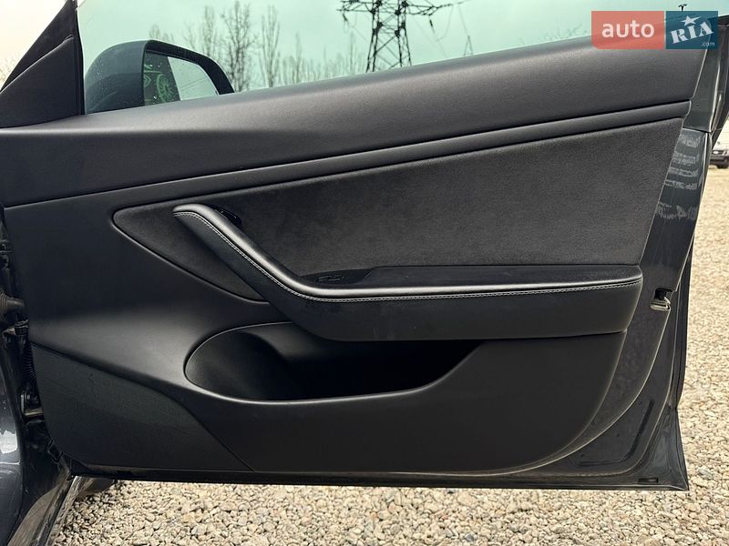 Седан Tesla Model 3 2019 в Харкові