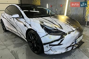 Седан Tesla Model 3 2022 в Львове