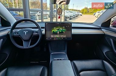 Седан Tesla Model 3 2022 в Львове