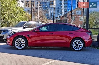 Седан Tesla Model 3 2022 в Львове