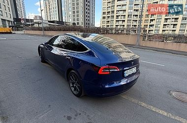 Седан Tesla Model 3 2019 в Киеве