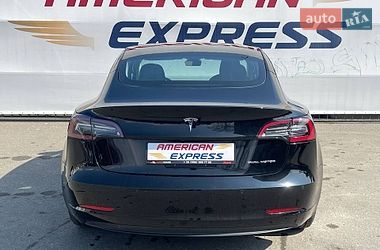 Седан Tesla Model 3 2021 в Киеве
