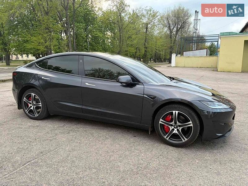 Седан Tesla Model 3 2024 в Дніпрі
