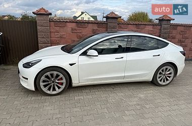 Седан Tesla Model 3 2021 в Луцьку
