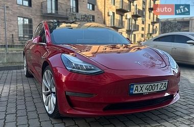 Седан Tesla Model 3 2018 в Івано-Франківську