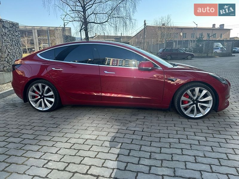 Седан Tesla Model 3 2018 в Ивано-Франковске
