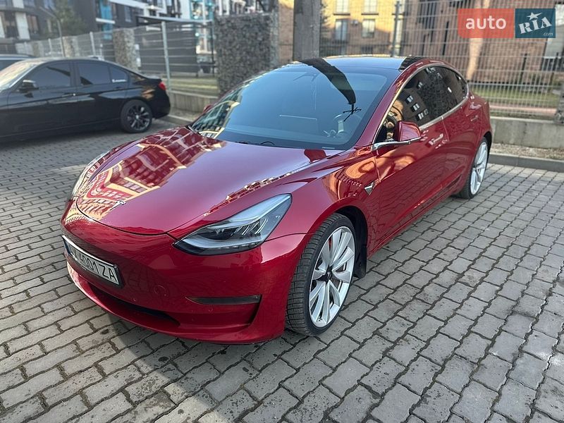 Седан Tesla Model 3 2018 в Ивано-Франковске