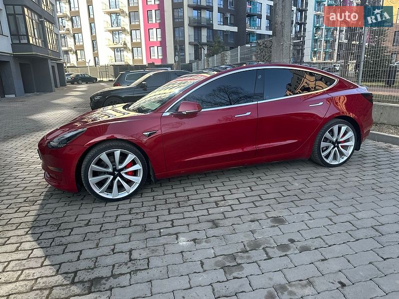 Седан Tesla Model 3 2018 в Ивано-Франковске