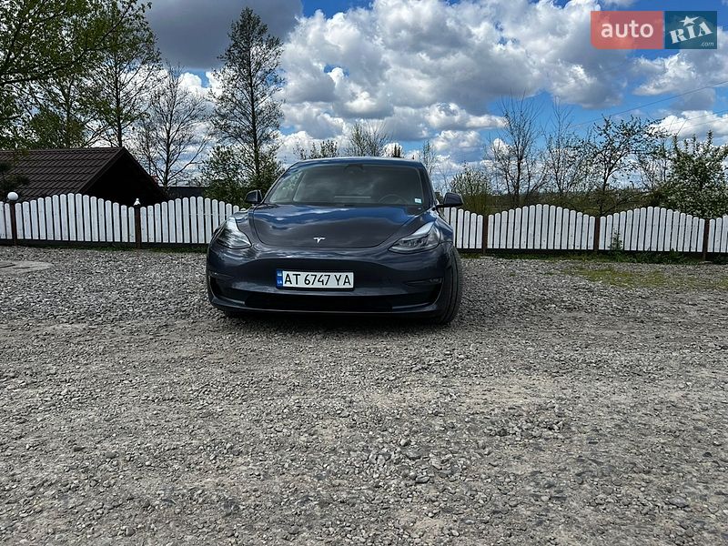 Седан Tesla Model 3 2021 в Ивано-Франковске