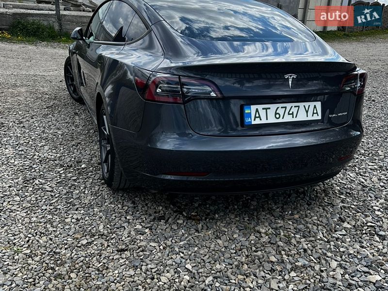 Седан Tesla Model 3 2021 в Ивано-Франковске