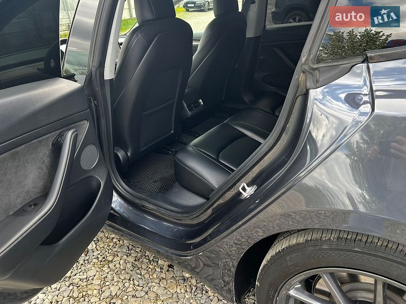 Седан Tesla Model 3 2021 в Ивано-Франковске
