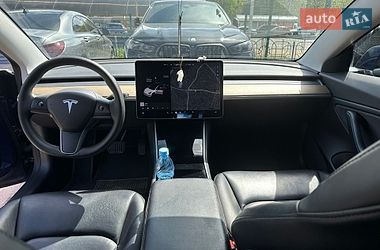 Седан Tesla Model 3 2020 в Киеве