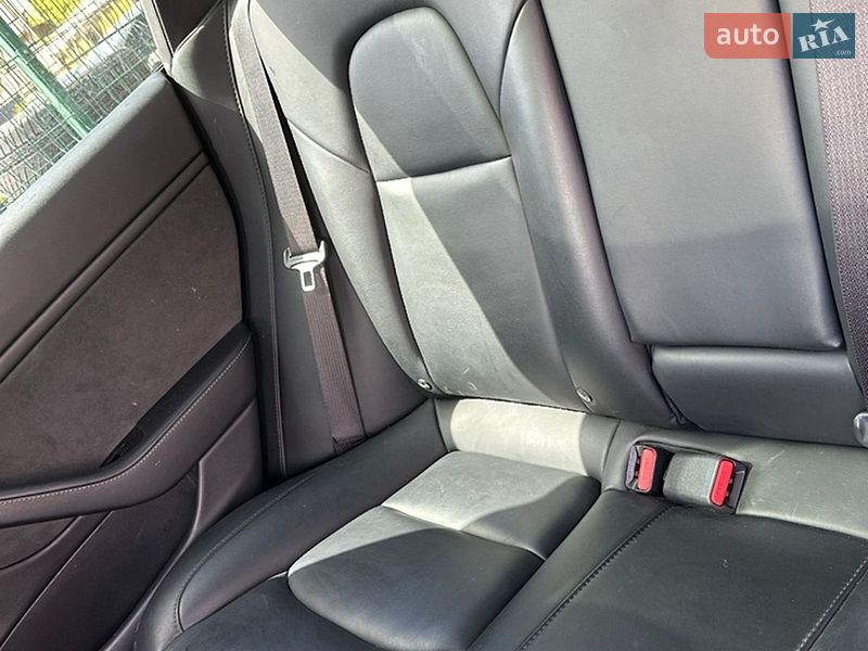 Седан Tesla Model 3 2020 в Киеве