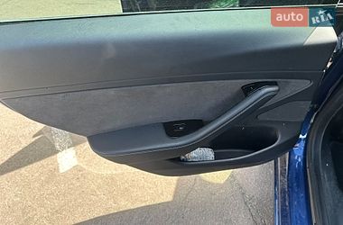 Седан Tesla Model 3 2020 в Киеве