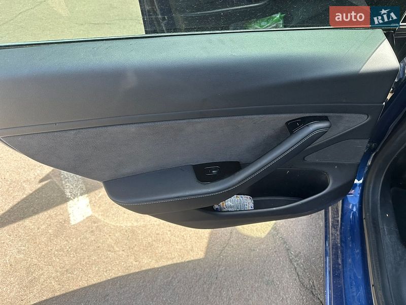 Седан Tesla Model 3 2020 в Киеве