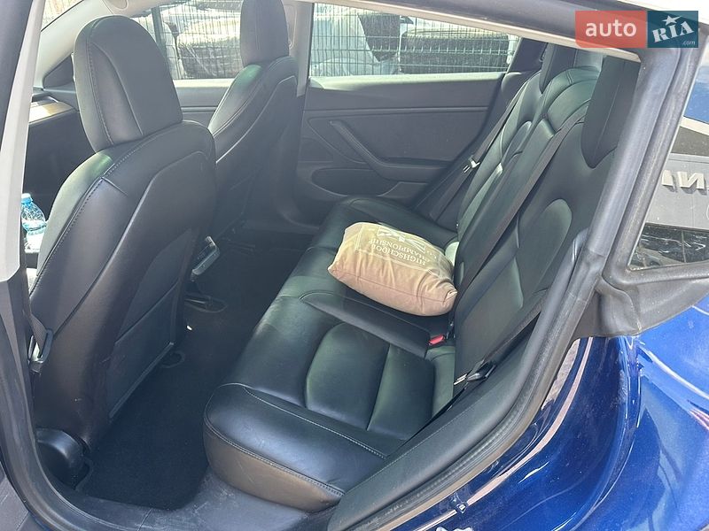 Седан Tesla Model 3 2020 в Киеве