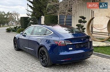 Седан Tesla Model 3 2018 в Львове