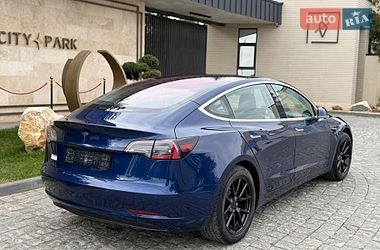 Седан Tesla Model 3 2018 в Львове
