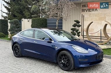 Седан Tesla Model 3 2018 в Львове