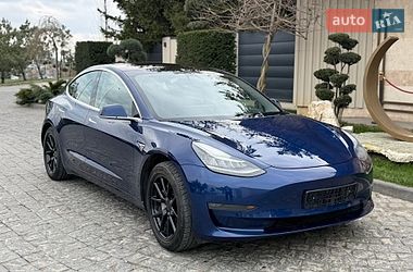 Седан Tesla Model 3 2018 в Львове