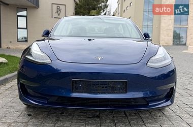 Седан Tesla Model 3 2018 в Львове
