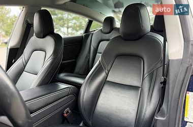 Седан Tesla Model 3 2018 в Львове
