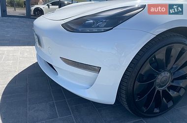 Седан Tesla Model 3 2023 в Луцке