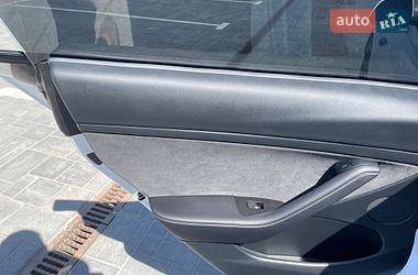 Седан Tesla Model 3 2023 в Луцке