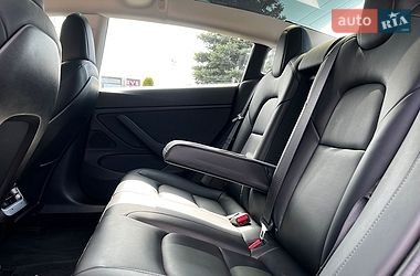 Седан Tesla Model 3 2020 в Львове
