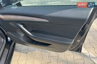 Седан Tesla Model 3 2022 в Виннице