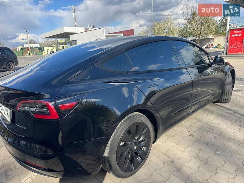 Седан Tesla Model 3 2022 в Виннице