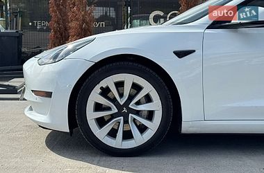 Седан Tesla Model 3 2022 в Киеве