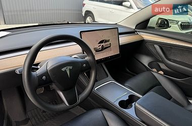 Седан Tesla Model 3 2022 в Киеве