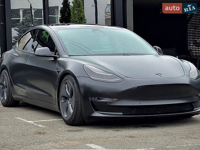 Седан Tesla Model 3 2020 в Києві