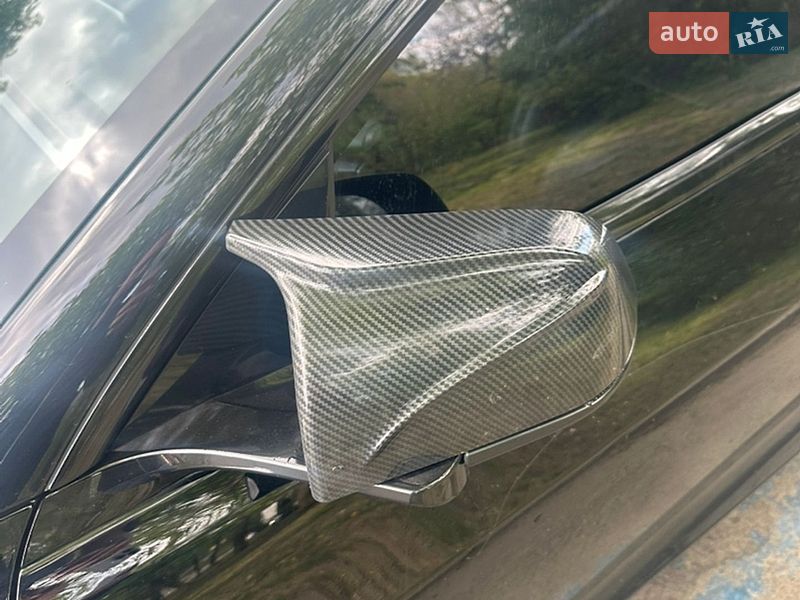 Седан Tesla Model 3 2019 в Львове