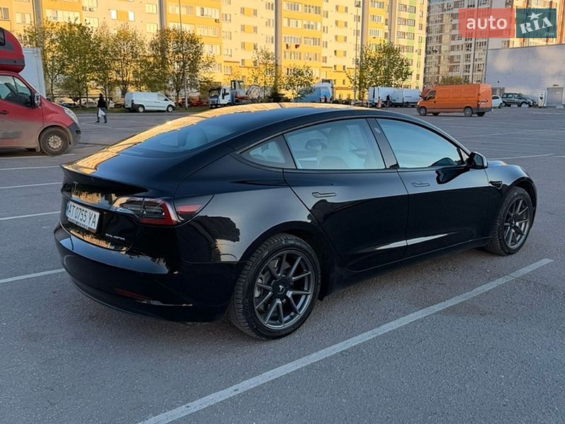 Седан Tesla Model 3 2022 в Ивано-Франковске