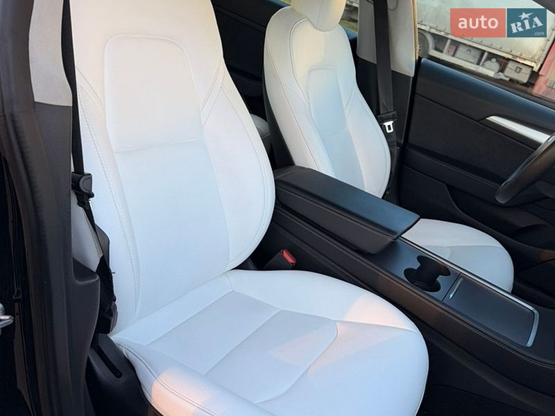 Седан Tesla Model 3 2022 в Ивано-Франковске