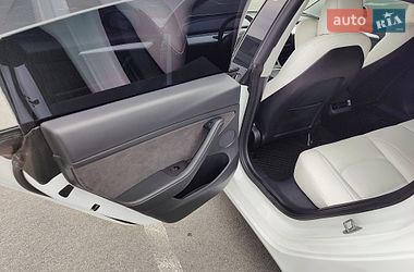 Седан Tesla Model 3 2021 в Львове