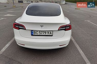 Седан Tesla Model 3 2021 в Львове