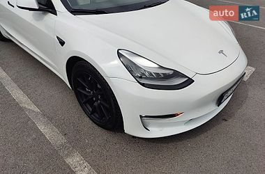 Седан Tesla Model 3 2021 в Львове