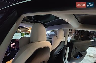 Седан Tesla Model 3 2021 в Львове