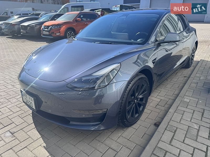 Седан Tesla Model 3 2022 в Виннице