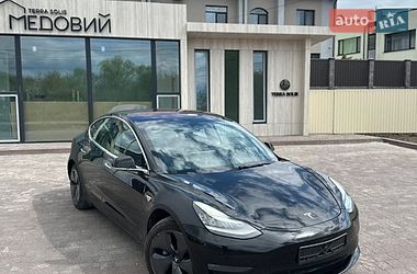 Седан Tesla Model 3 2017 в Львове