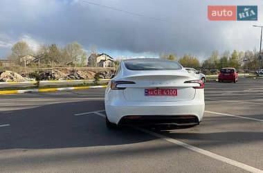 Седан Tesla Model 3 2025 в Киеве