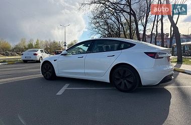 Седан Tesla Model 3 2025 в Киеве